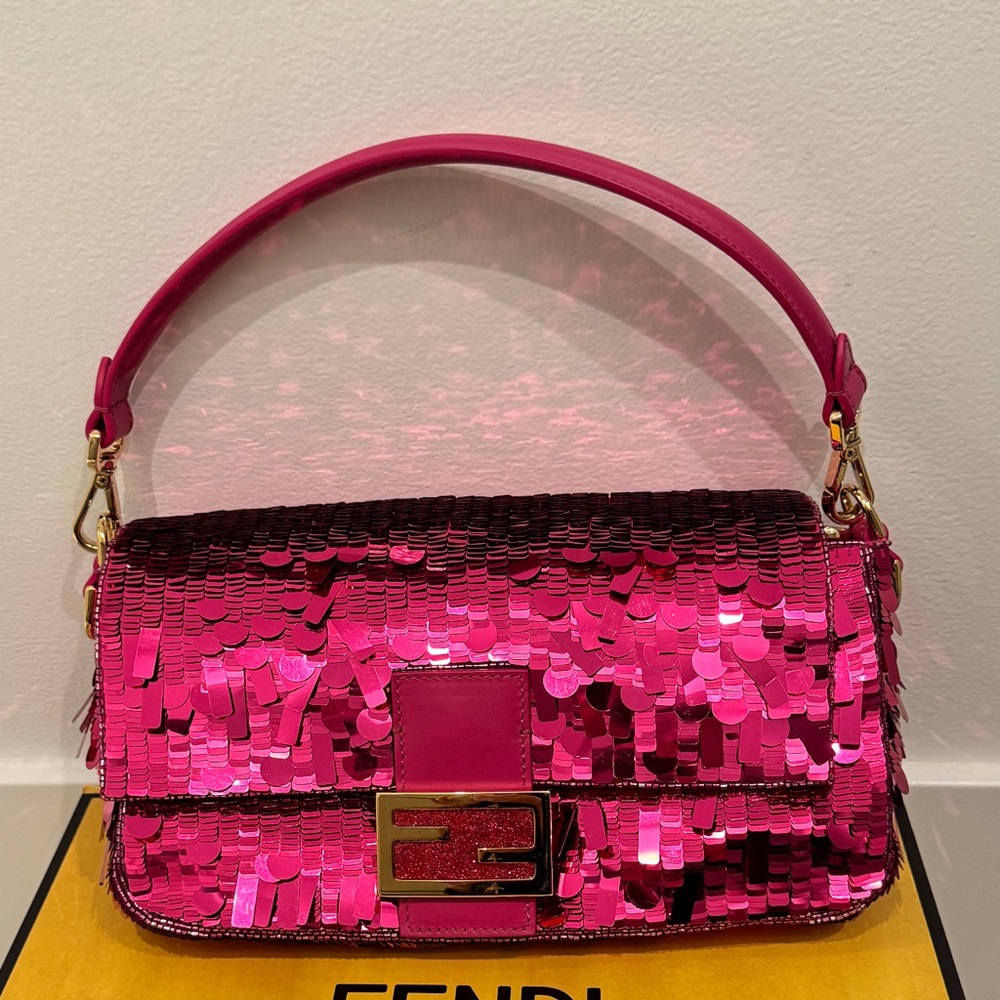 Fendi Fuchsia Pink Sequin Baguette Gold Hardware ‘Sex and the City’ New Rare - Picture 2 of 15